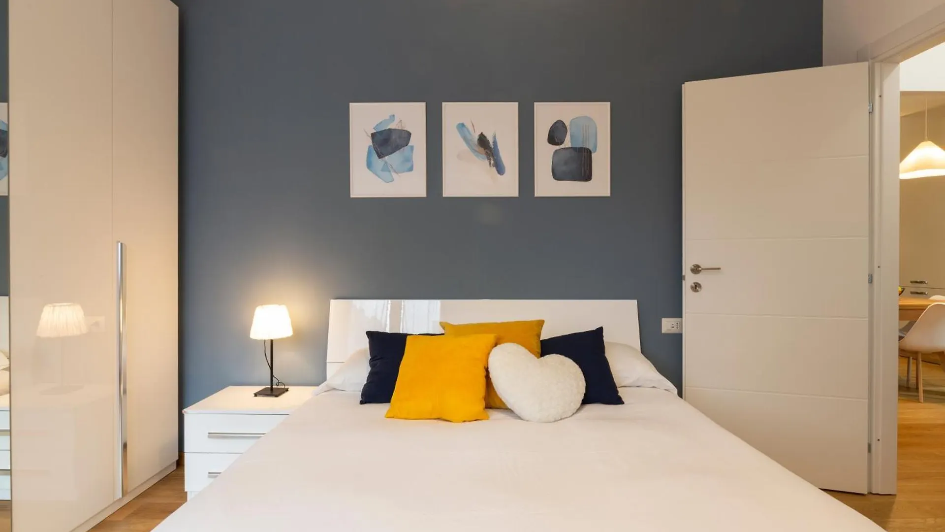 Ronchetto Lodge Navigli Milan Apartment